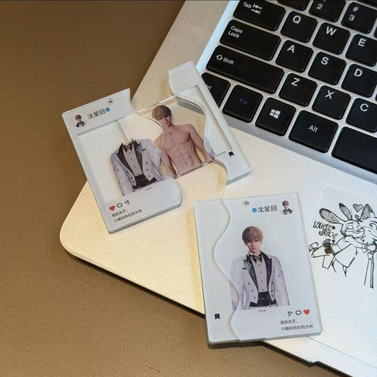 จี้คอรูปภาพกล้ามเนื้อหน้าท้องแ - Anime Cosplay Photo บทวิจารณ์และราคา